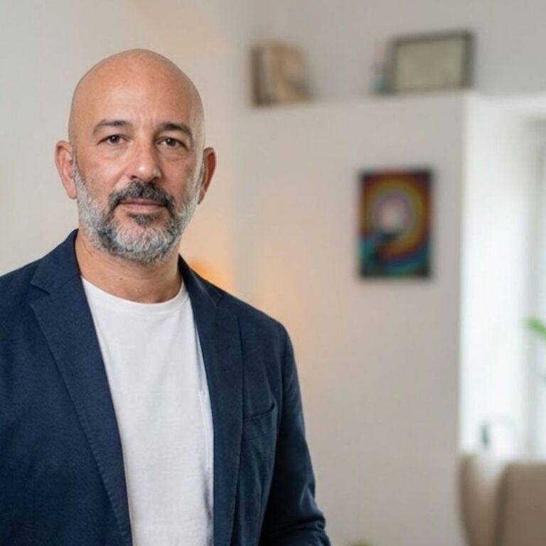 Dr. Massimiliano Di Liborio nello studio di Pescara